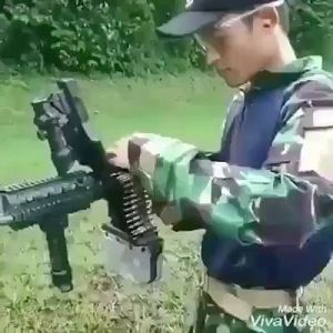 Machine Gun in Action 🔫